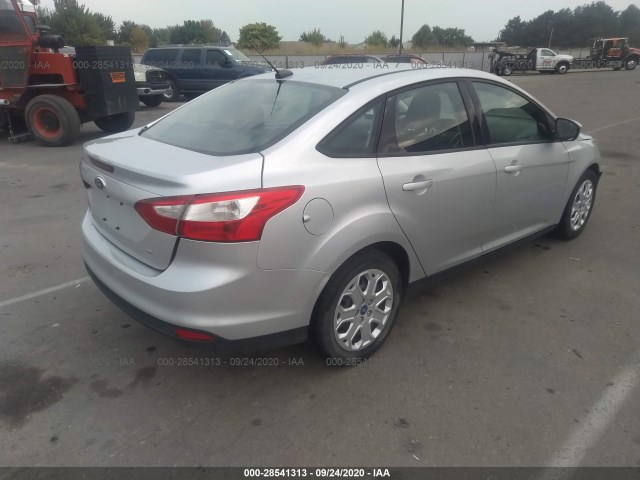 Photo 3 VIN: 1FAHP3F27CL147028 - FORD FOCUS 