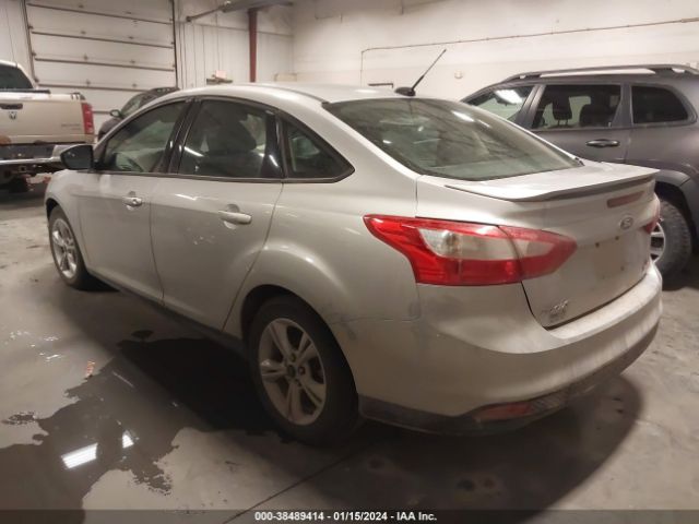 Photo 2 VIN: 1FAHP3F27CL467420 - FORD FOCUS 