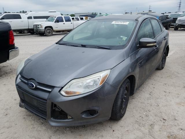 Photo 1 VIN: 1FAHP3F28CL122011 - FORD FOCUS SE 