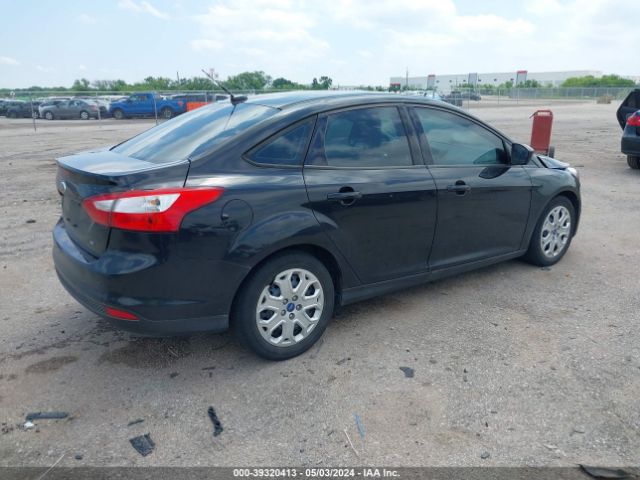 Photo 3 VIN: 1FAHP3F28CL129797 - FORD FOCUS 