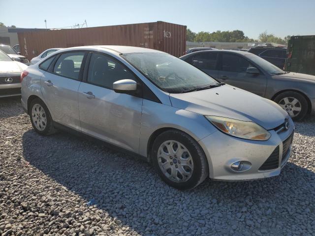 Photo 3 VIN: 1FAHP3F28CL217748 - FORD FOCUS SE 