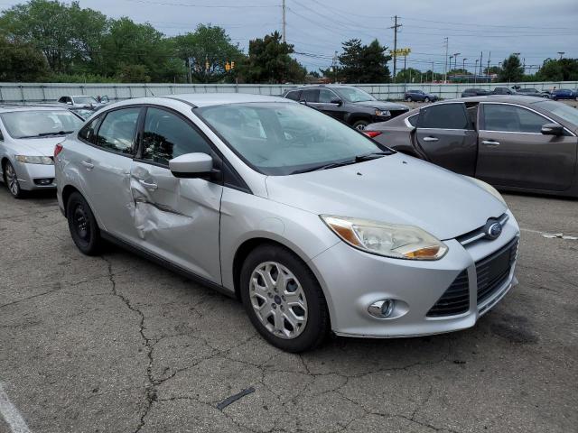 Photo 3 VIN: 1FAHP3F28CL258557 - FORD FOCUS SE 