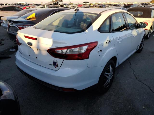 Photo 2 VIN: 1FAHP3F28CL262933 - FORD FOCUS SE 