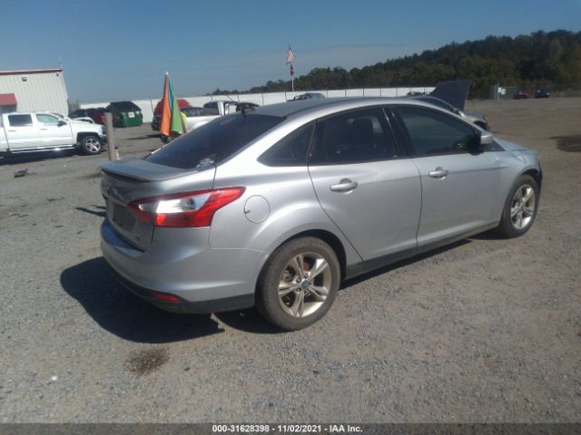 Photo 3 VIN: 1FAHP3F28CL282356 - FORD FOCUS 