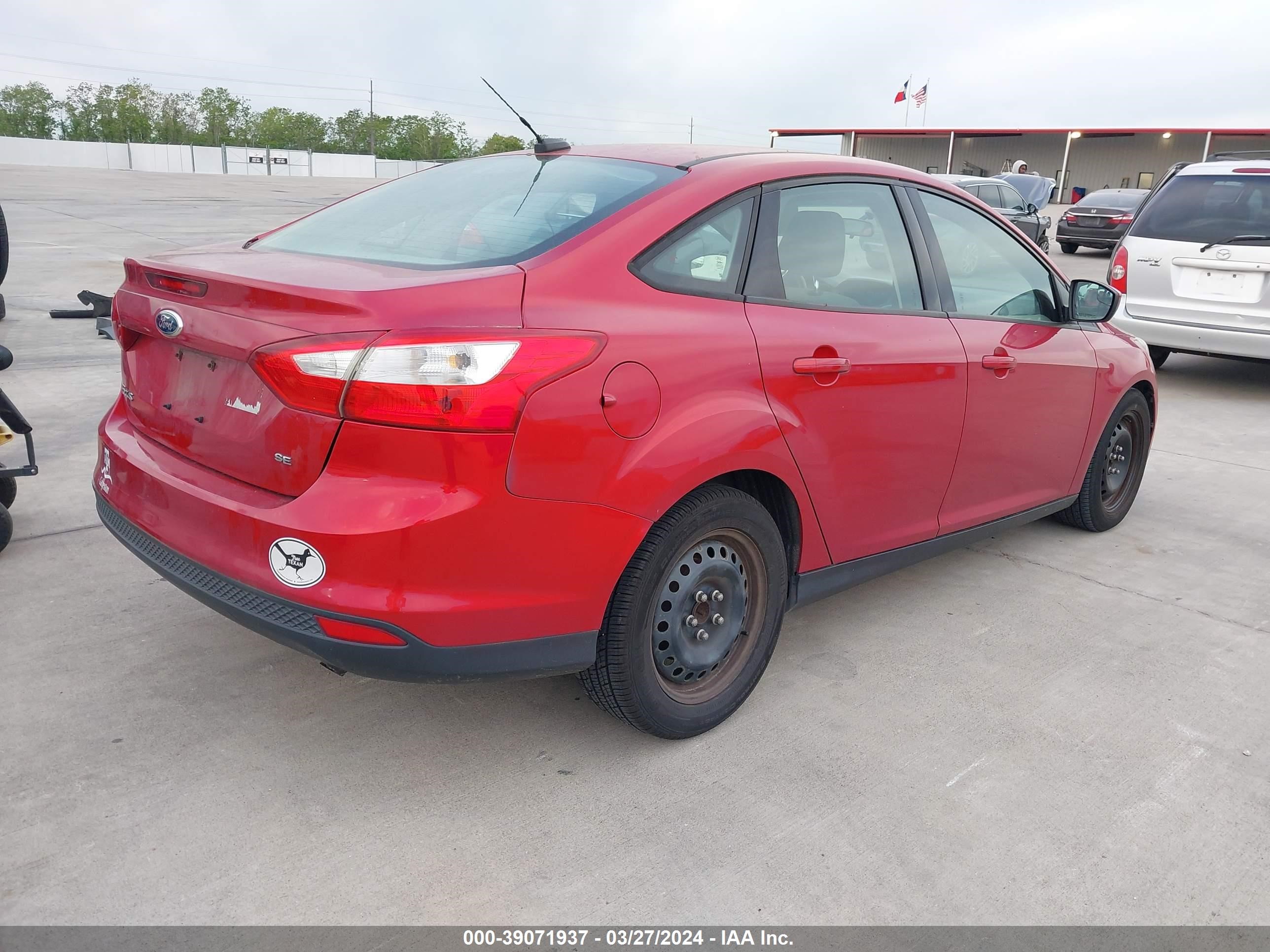 Photo 3 VIN: 1FAHP3F28CL284382 - FORD FOCUS 