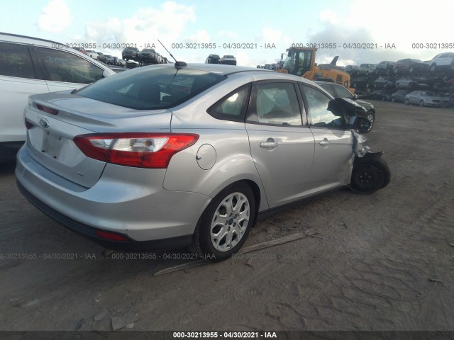 Photo 3 VIN: 1FAHP3F28CL337761 - FORD FOCUS 