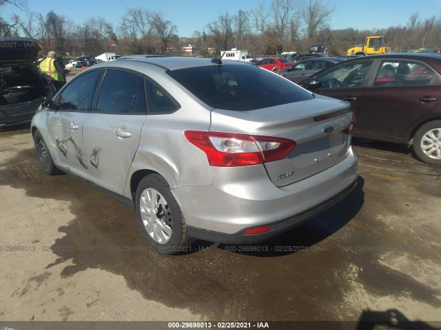 Photo 2 VIN: 1FAHP3F29CL126634 - FORD FOCUS 