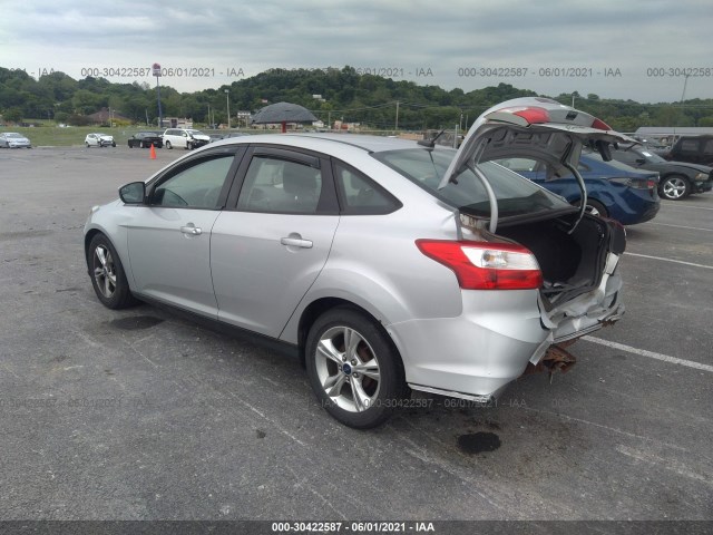 Photo 2 VIN: 1FAHP3F29CL317681 - FORD FOCUS 