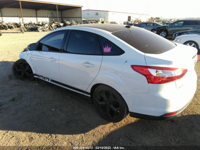 Photo 2 VIN: 1FAHP3F29CL343925 - FORD FOCUS 