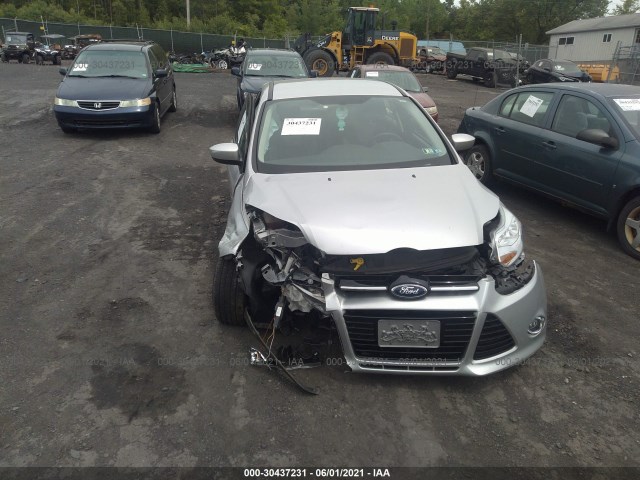 Photo 5 VIN: 1FAHP3F29CL366136 - FORD FOCUS 