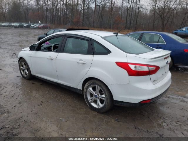 Photo 2 VIN: 1FAHP3F29CL441871 - FORD FOCUS 