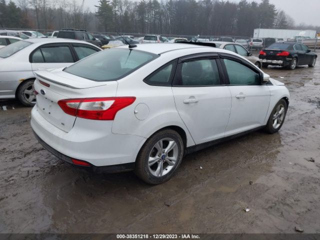 Photo 3 VIN: 1FAHP3F29CL441871 - FORD FOCUS 