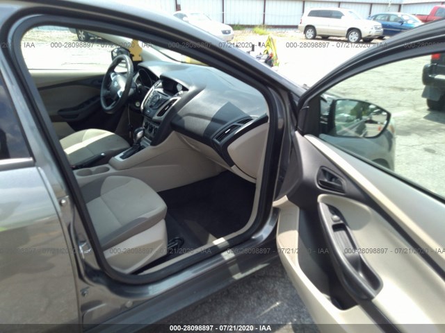 Photo 4 VIN: 1FAHP3F29CL456337 - FORD FOCUS 