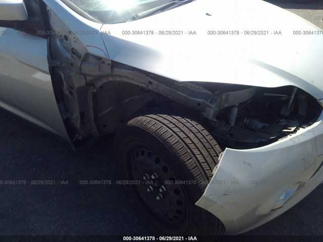 Photo 5 VIN: 1FAHP3F2XCL112094 - FORD FOCUS 