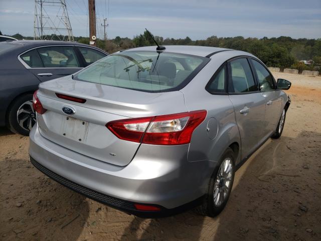 Photo 3 VIN: 1FAHP3F2XCL132877 - FORD FOCUS SE 