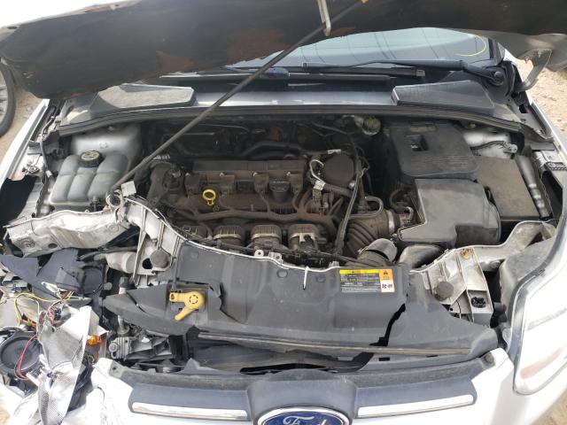 Photo 6 VIN: 1FAHP3F2XCL132877 - FORD FOCUS SE 