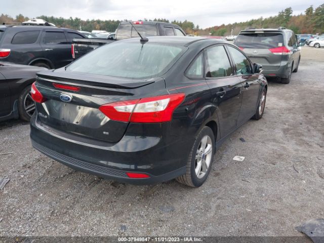 Photo 3 VIN: 1FAHP3F2XCL138095 - FORD FOCUS 