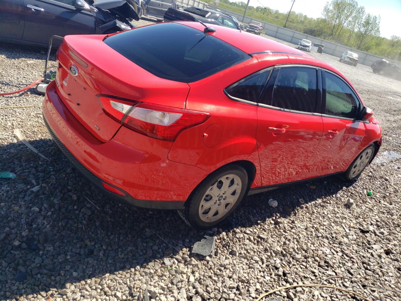 Photo 2 VIN: 1FAHP3F2XCL332111 - FORD FOCUS 