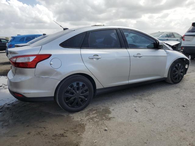 Photo 2 VIN: 1FAHP3F2XCL337650 - FORD FOCUS SE 