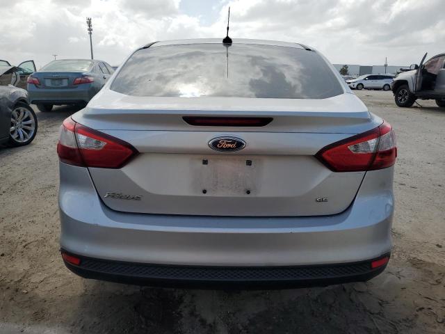 Photo 5 VIN: 1FAHP3F2XCL337650 - FORD FOCUS SE 