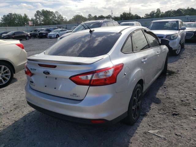 Photo 3 VIN: 1FAHP3F2XCL381079 - FORD FOCUS SE 