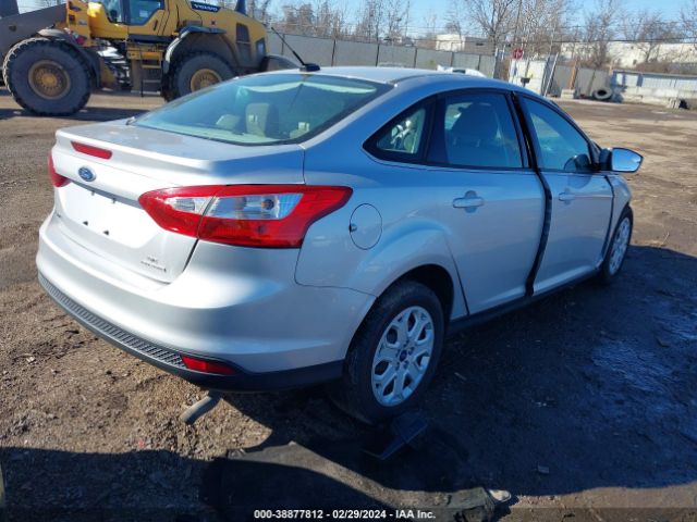 Photo 3 VIN: 1FAHP3F2XCL461384 - FORD FOCUS 