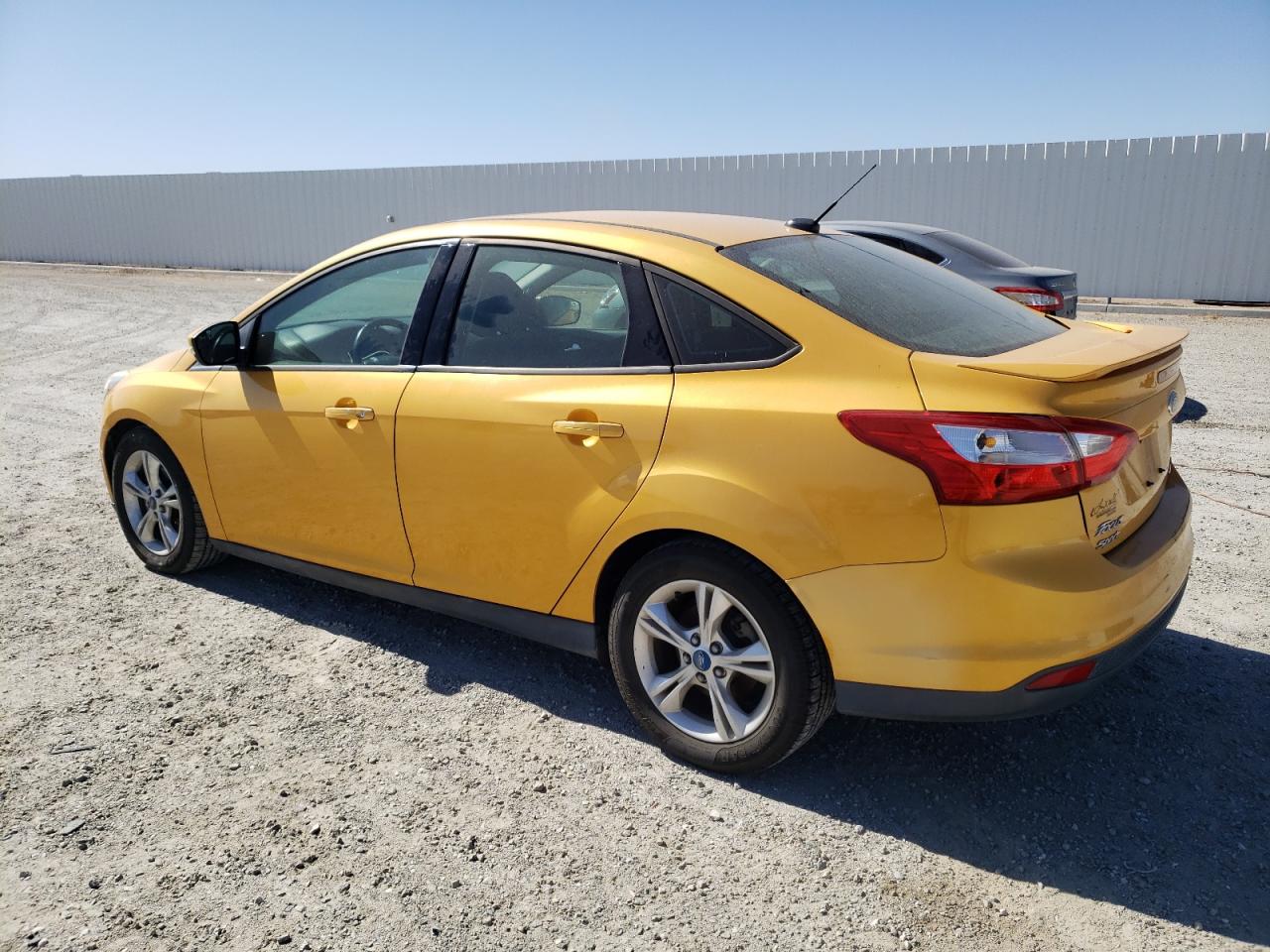 Photo 1 VIN: 1FAHP3F2XCL476936 - FORD FOCUS 