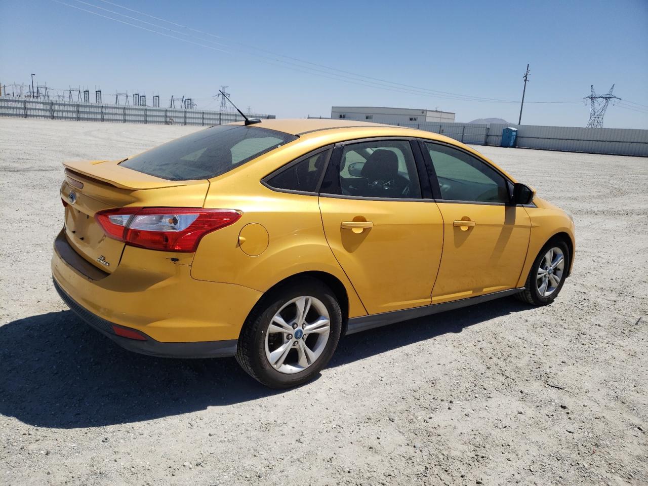 Photo 2 VIN: 1FAHP3F2XCL476936 - FORD FOCUS 