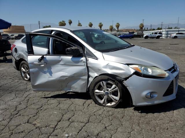 Photo 3 VIN: 1FAHP3F2XCL477360 - FORD FOCUS SE 