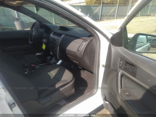 Photo 4 VIN: 1FAHP3FN0BW186468 - FORD FOCUS 