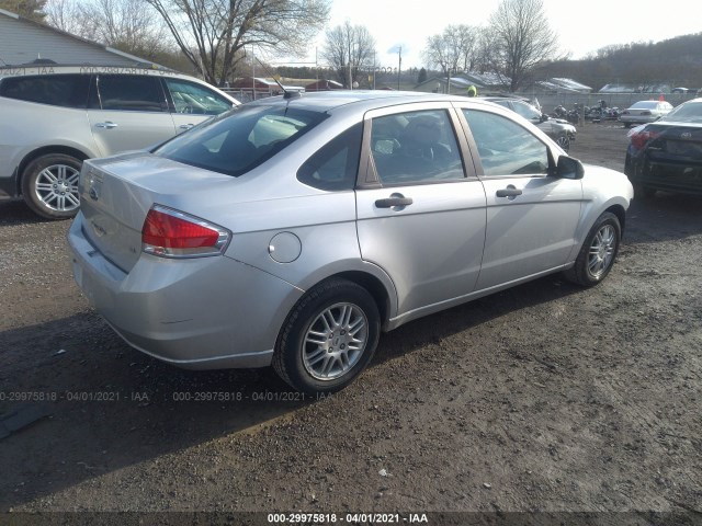 Photo 3 VIN: 1FAHP3FN0BW187345 - FORD FOCUS 