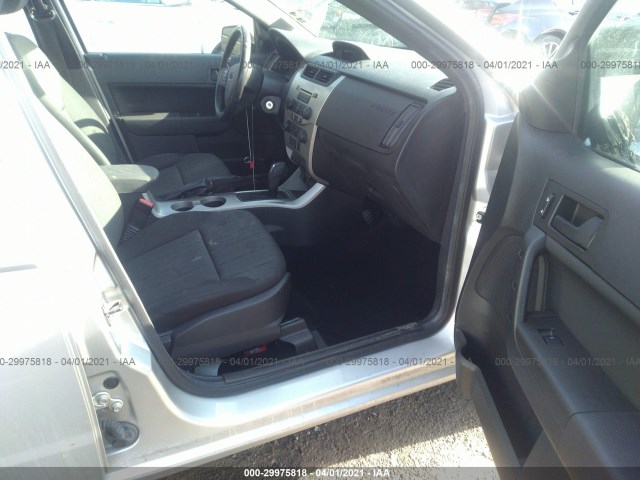 Photo 4 VIN: 1FAHP3FN0BW187345 - FORD FOCUS 