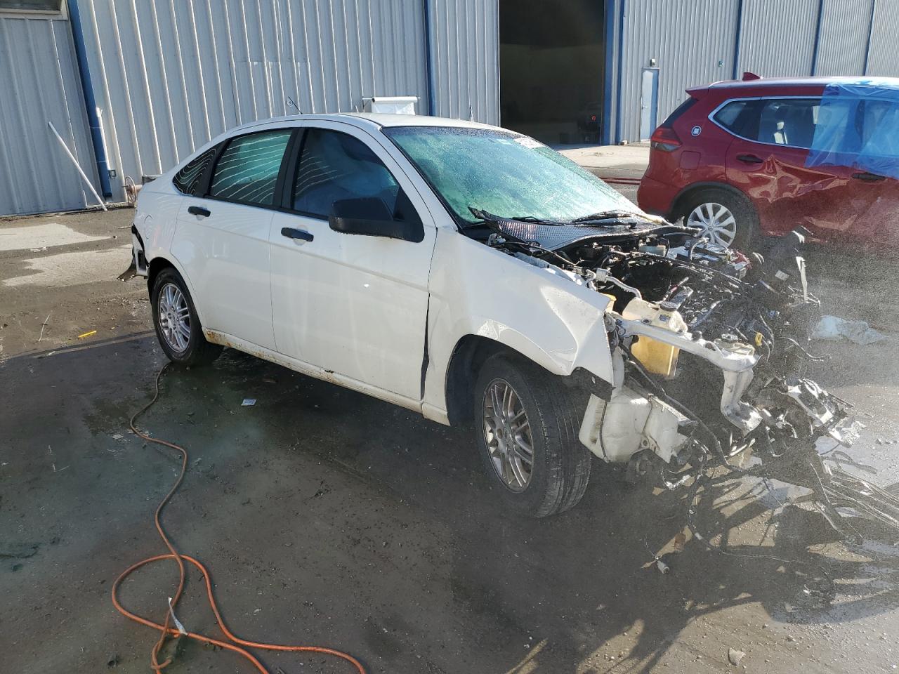 Photo 3 VIN: 1FAHP3FN0BW203897 - FORD FOCUS 