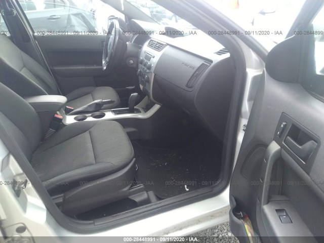 Photo 4 VIN: 1FAHP3FN1AW117822 - FORD FOCUS 