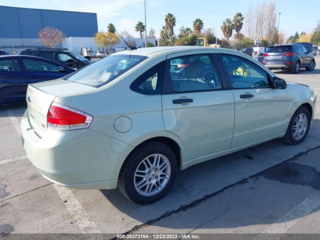 Photo 3 VIN: 1FAHP3FN1AW156684 - FORD FOCUS 