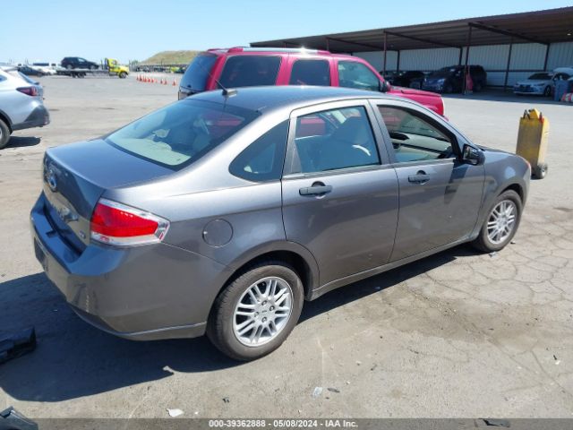 Photo 3 VIN: 1FAHP3FN1AW170889 - FORD FOCUS 