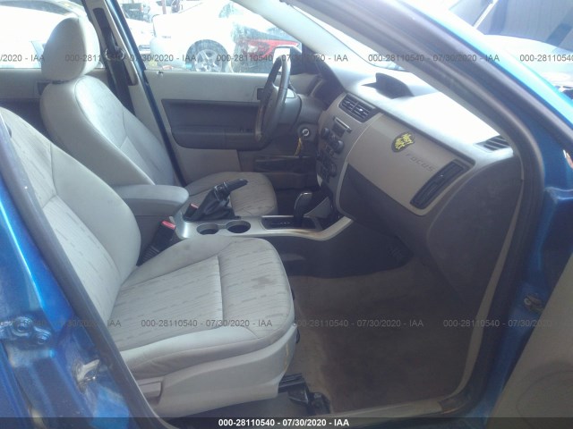 Photo 4 VIN: 1FAHP3FN1AW174215 - FORD FOCUS 