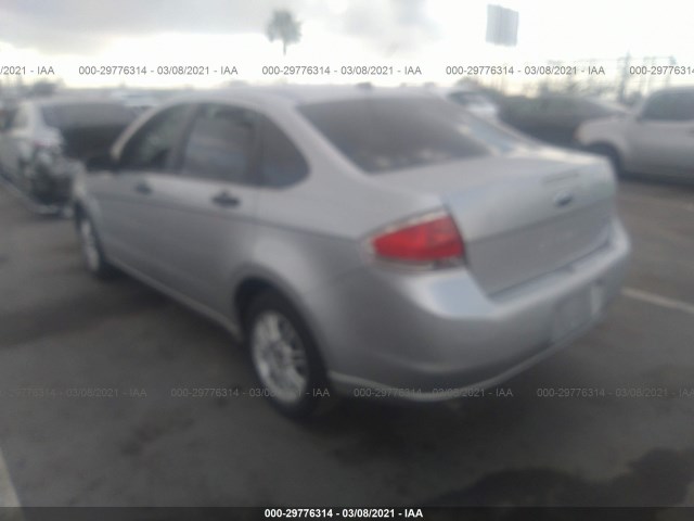 Photo 2 VIN: 1FAHP3FN1AW271320 - FORD FOCUS 