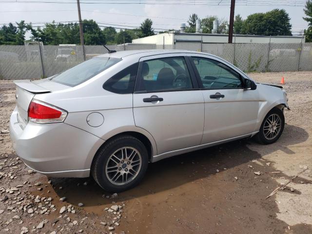 Photo 2 VIN: 1FAHP3FN1AW297786 - FORD FOCUS SE 