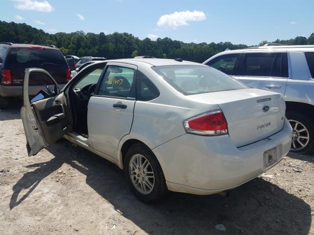 Photo 2 VIN: 1FAHP3FN1BW105087 - FORD FOCUS 