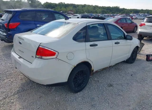 Photo 3 VIN: 1FAHP3FN1BW105770 - FORD FOCUS 