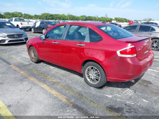 Photo 2 VIN: 1FAHP3FN1BW139918 - FORD FOCUS 