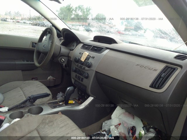 Photo 4 VIN: 1FAHP3FN1BW160624 - FORD FOCUS 