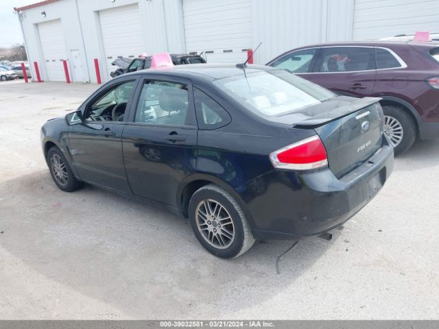 Photo 2 VIN: 1FAHP3FN1BW176046 - FORD FOCUS 