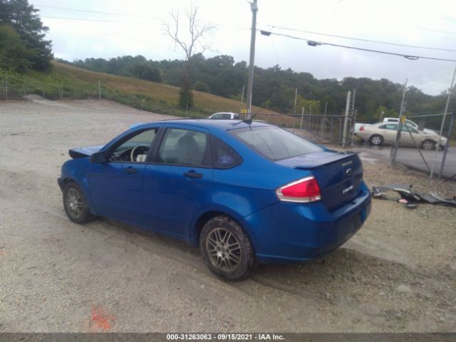 Photo 2 VIN: 1FAHP3FN2AW108949 - FORD FOCUS 