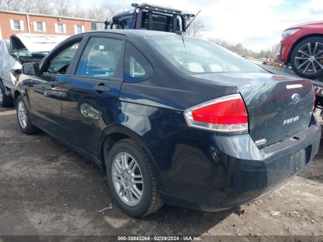 Photo 2 VIN: 1FAHP3FN2AW145001 - FORD FOCUS 