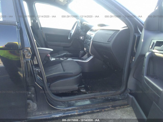 Photo 4 VIN: 1FAHP3FN2AW204001 - FORD FOCUS 