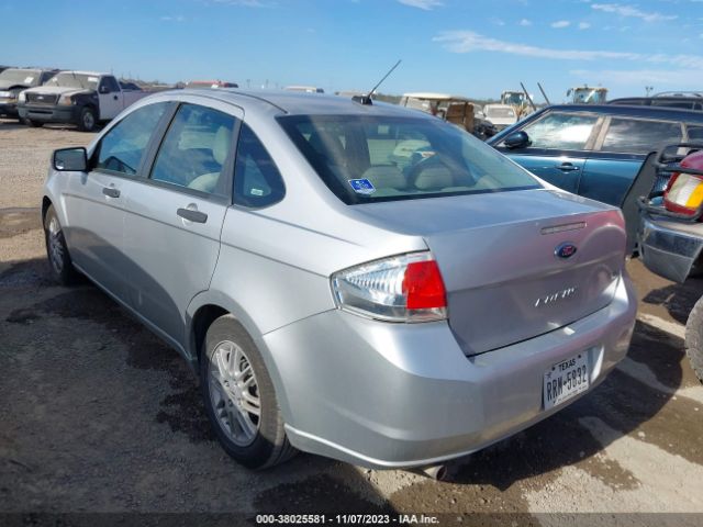 Photo 2 VIN: 1FAHP3FN2AW242960 - FORD FOCUS 