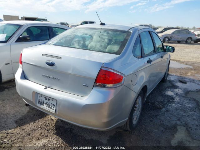 Photo 3 VIN: 1FAHP3FN2AW242960 - FORD FOCUS 