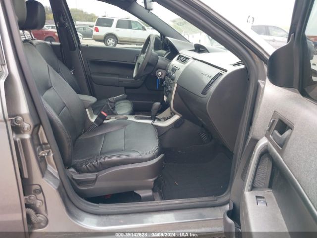 Photo 4 VIN: 1FAHP3FN2AW269446 - FORD FOCUS 